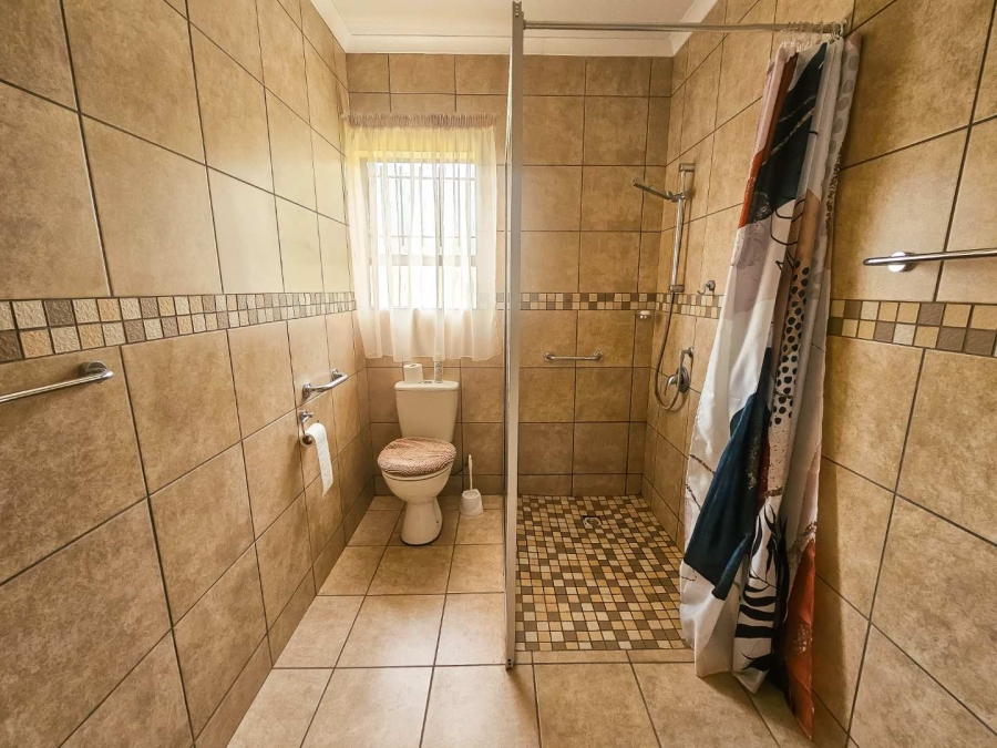 2 Bedroom Property for Sale in Langenhovenpark Free State